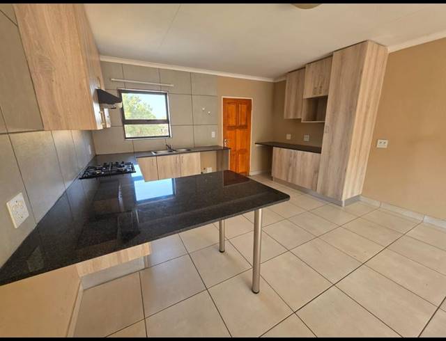 2 BEDROOM PROPERTY TO RENT IN BRENTWOOD PARK